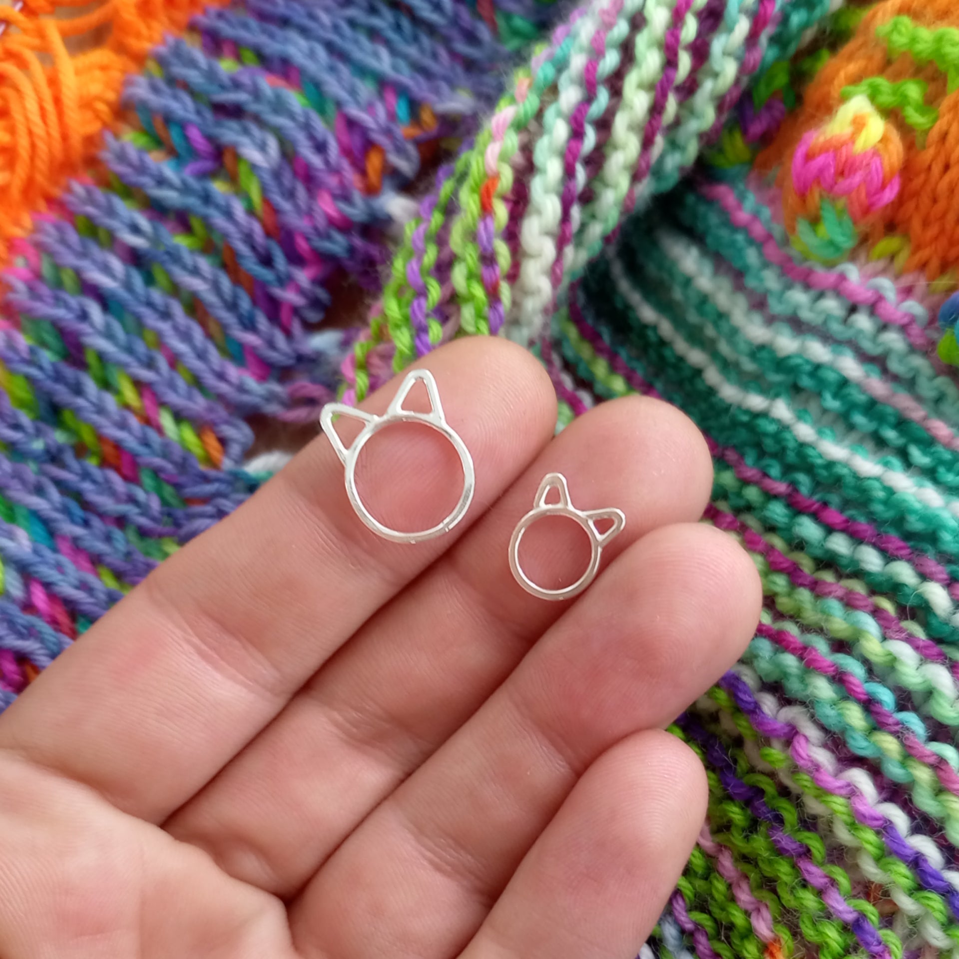 Knitting Stitch Markers Handmade In Silver Fizzy Stitches knitting-stitch-markers-handmade-in-silver-fizzy-stitches