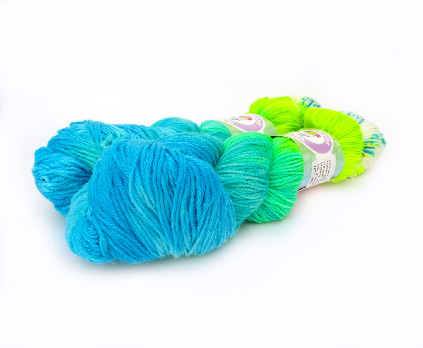 Fio para Meias Tingido à Mão "Orvalho da Manhã Brilhante" - 4 camadas / Peso Fingering