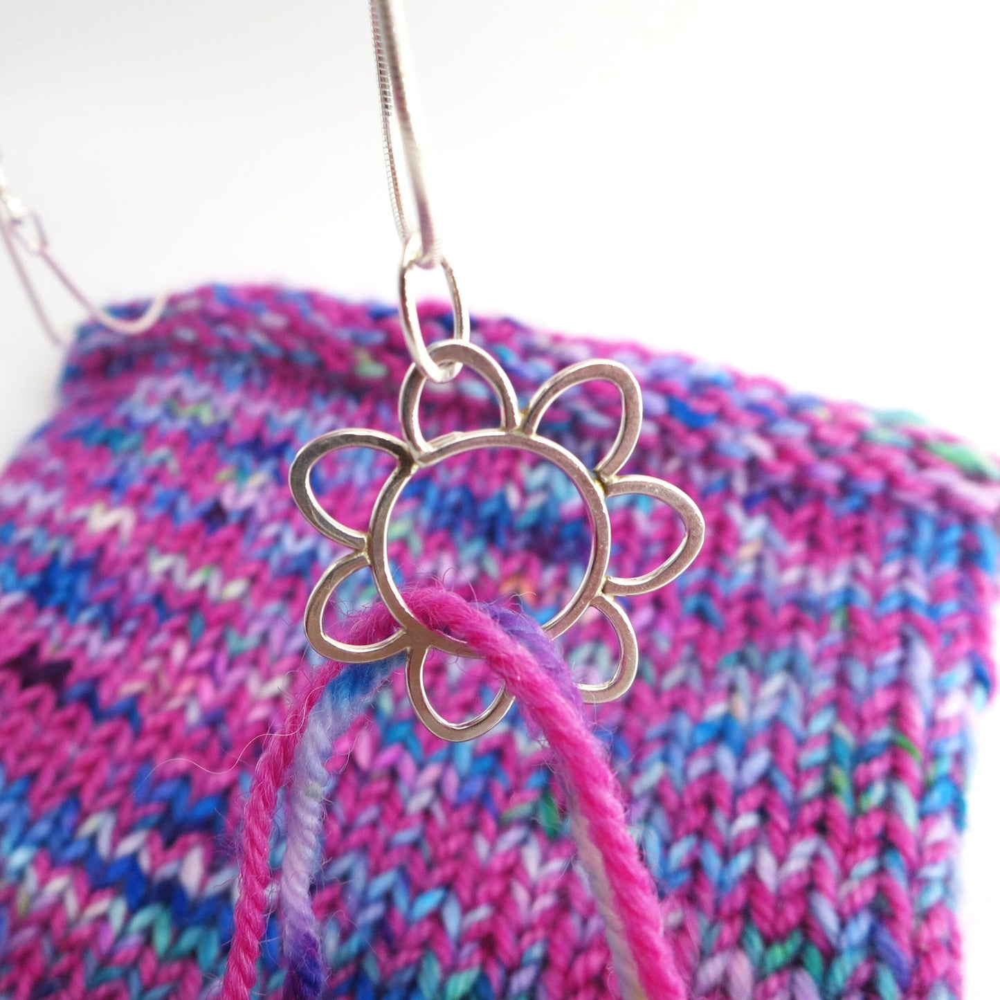 Portugisisk stickning halsband - Daisy