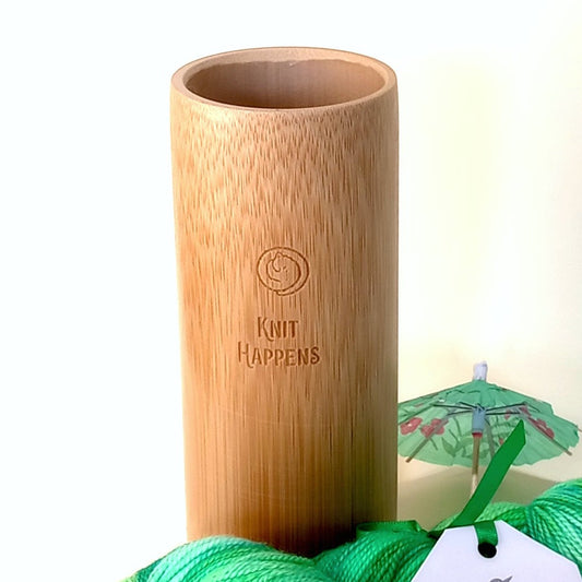 Strickens umweltfreundlicher Bambusbecher